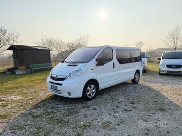 Opel Vivaro 9 posti Lungo