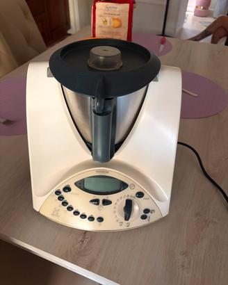 bimbi da cucina