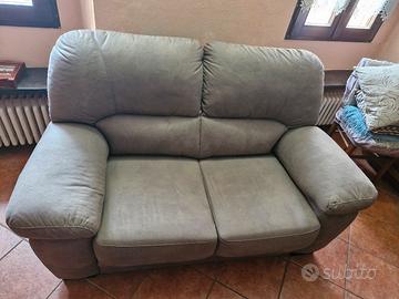 divano 2 posti
