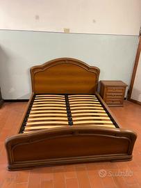 Letto matrimoniale + comodino
