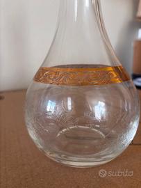 bottiglia con rifiniture in oro 