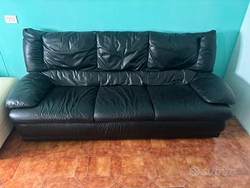 Divano pelle nera 3 posti