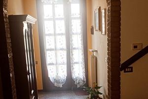 Porzione centrale di lussuosa villetta a sch