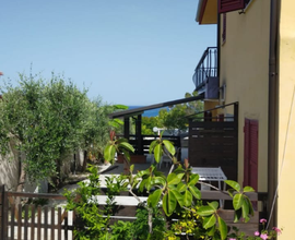 Casa Vacanze con giardino relax a 150 m dal mare