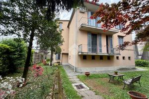 2 LOCALI A MONZA