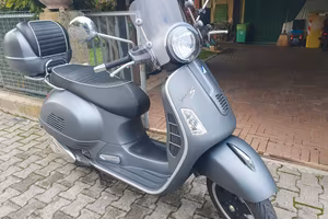 Vespa GTS 300 super sport 