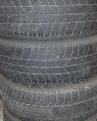 gomme con cerchi in ferro