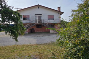 Casa singola con ampio giardino