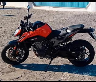 KTM Duke 690
