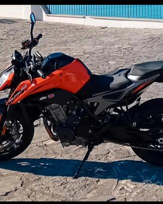 KTM Duke 690