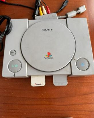 Playstation 1 + 4 Giochi
