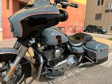 Harley Davidson Street Gkide Special