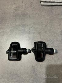 Pedali bici da corsa look carbonio