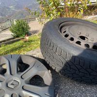 Cerchi  gomme invernali misura 165/65/R15)