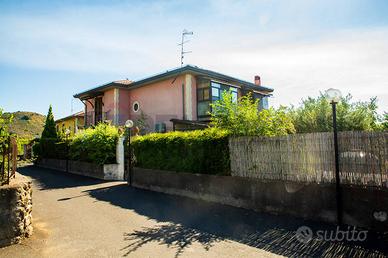 Villetta bifamiliare - Trecastagni