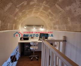 CENTRO STORICO-Via Carolina-Ufficio 30 mq+soppalco