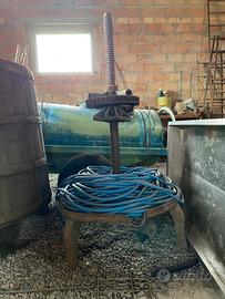 Torchio in legno per uva