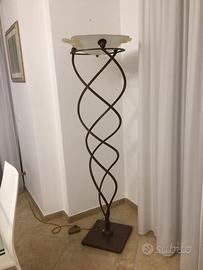 Lampada  piantana con luce led