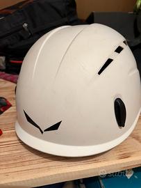 Casco arrampicata