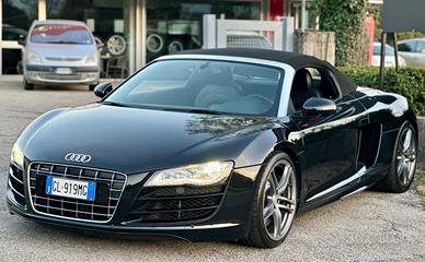 AUDI R8 Spyder 5.2 V10 FSI quattro R tronic 2011