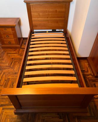 Letto singolo in legno massello