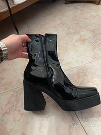 Stivaletto in eco pelle nero