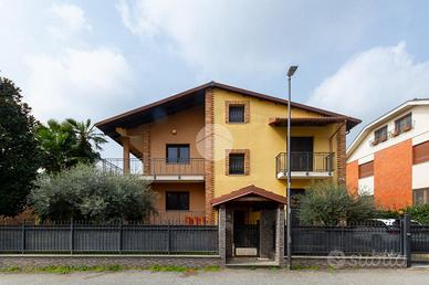 VILLA SINGOLA A BEINASCO