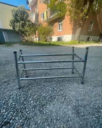 appoggia scarpe in metallo