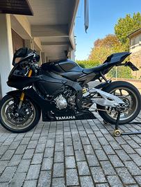 Yamaha R1