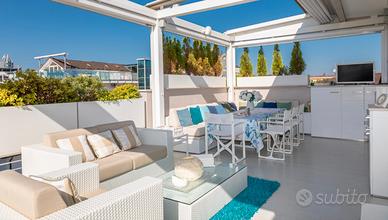 MAGNIFICO 3 CAMERE 2 BAGNI ZONA CENTRALE 100mq