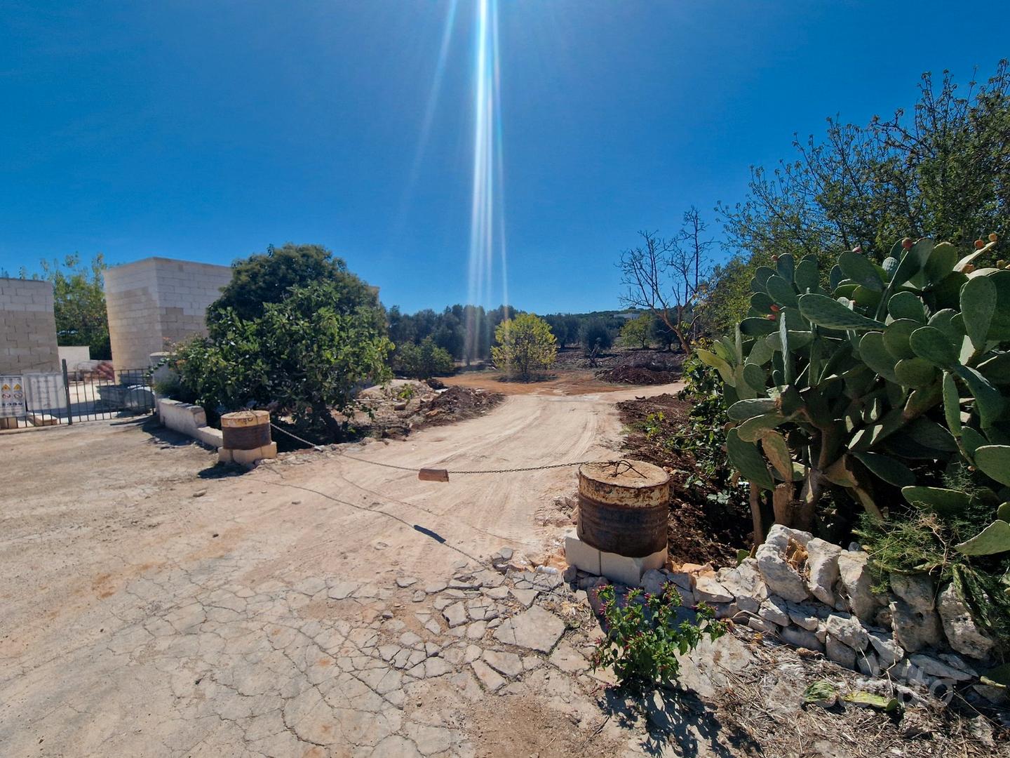 OSTUNI Casale con piscina allo stato rustico - Vista 5