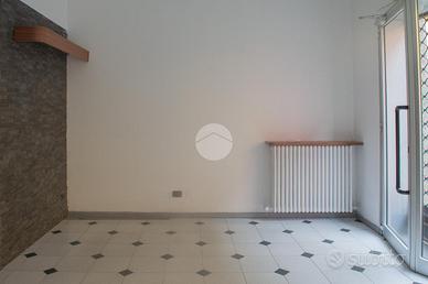 NEGOZIO A TREVIGLIO