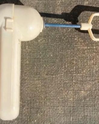 Sbattitore con una frusta