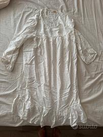 Vestito bianco con dettagli oro nuovo