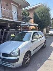 Renault Clio anno 2001