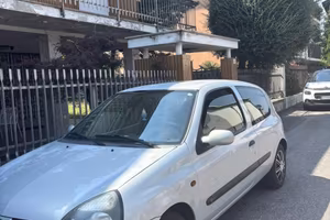 Renault Clio anno 2001