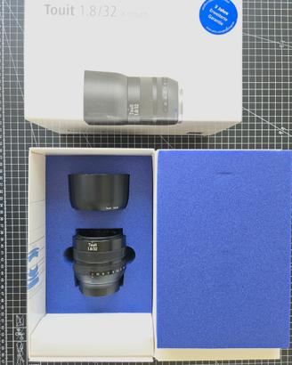 Obiettivo Carl Zeiss Touit 32mm f/1.8 Planar T*