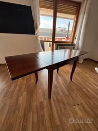 Tavolo allungabile in legno