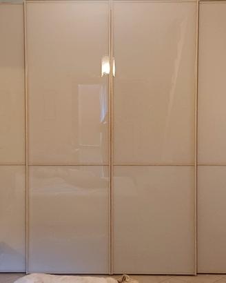 Armadio con quattro ante scorrevoli ,color rovere