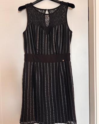 Guess - miniabito in pizzo e pelle per serate