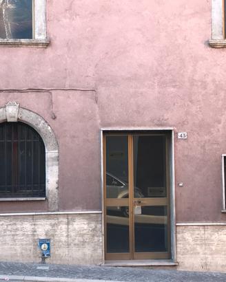 Locale commerciale mq 30