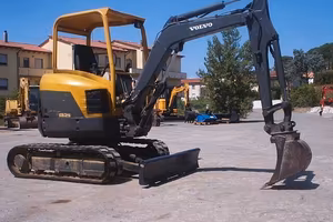 Miniescavatore usato VOLVO ECR28