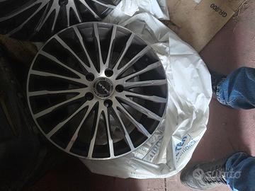 cerchi da 19 per Mercedes Gla.
