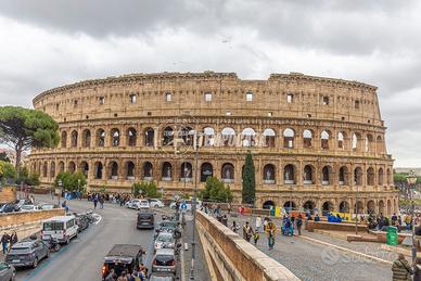 DELIZIOSO TRILOCALE A DUE PASSI DAL COLOSSEO