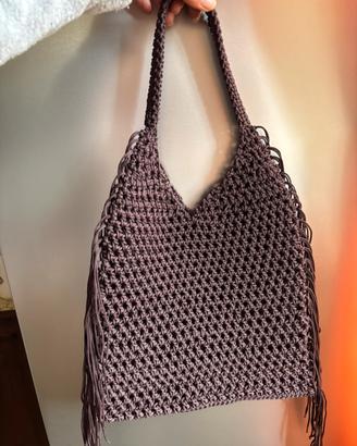 Borsa marrone con frange uncinetto