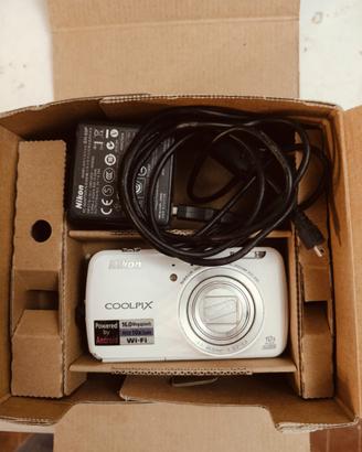 Macchina fotografica Nikon coolpix s800c android