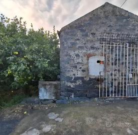 Pozzillo acireale Terreno con piccolo rustico