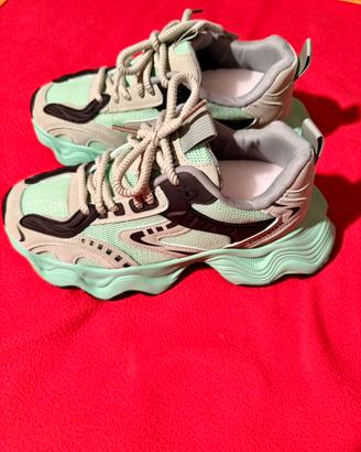 Sneakers triple s in tecnico green light