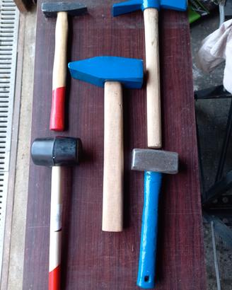 Lotto martelli di diversi pesi e forme 