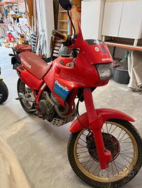 Moto Honda Dominator 650